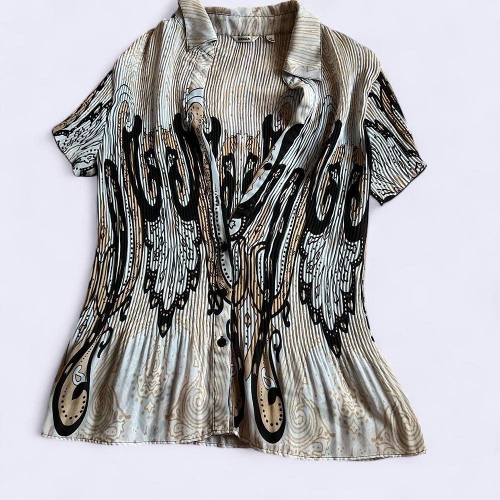 NICOLA Cream Pleated Notched Collar Blouse